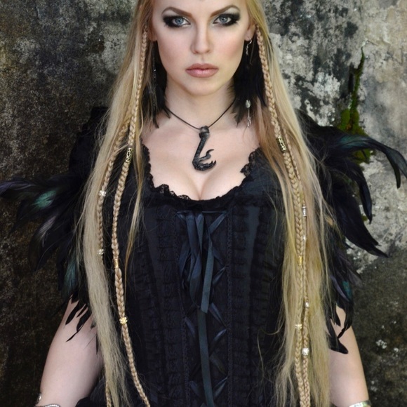 Raven - Picture 5 of 8